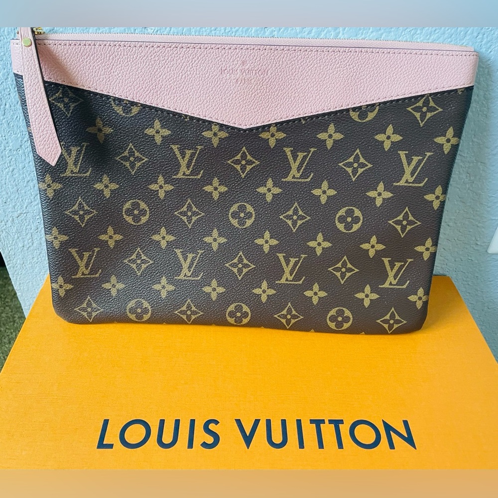 Louis Vuitton Monogram Daily Pouch Canvas w/ Pink Leather Trim,Clutch Bag